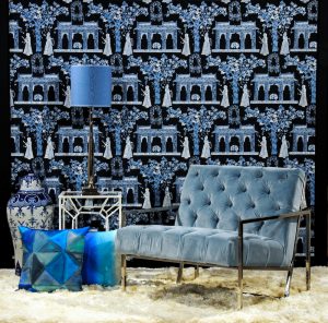 Van Roon living sale interieur stoel tagel lamp kussens blauw porselein keramiek